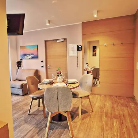 Hedy Luxury - Happy 아파트 메라노